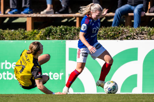 Häckens Dilja Zomers och Vålerengas Laura Pedersen  i