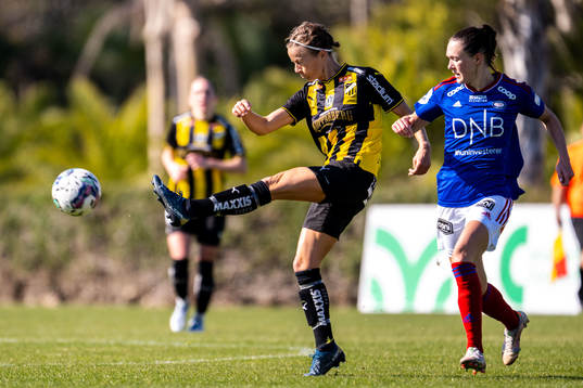 Häckens Aivi Luik och Vålerengas Ingibjörg Sigurdardottir