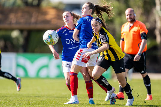 Vålerengas Ingibjörg Sigurdardottir och Häckens Rosa