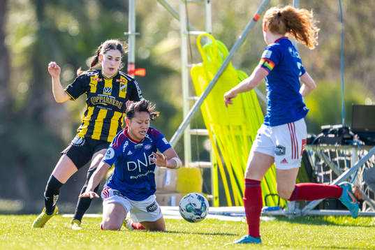 Häckens Clarissa Larisey och Vålerengas Ylinn Tennebø