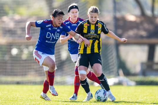 Vålerengas Ylinn Tennebø och Häckens Anna Anvegård