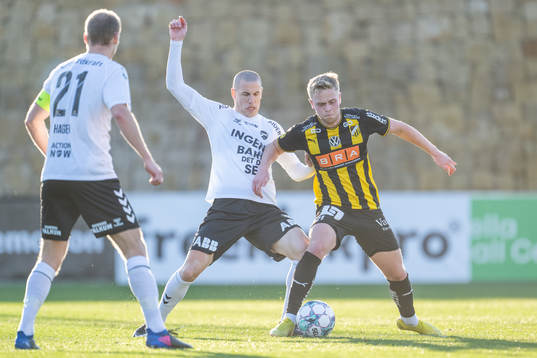 Odds Milan Jevtovic och Häckens Tomas Olai Totland