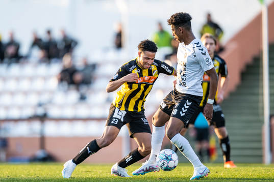 Häckens Momodou Lamin Sonko och Odds Faniel Temesgen