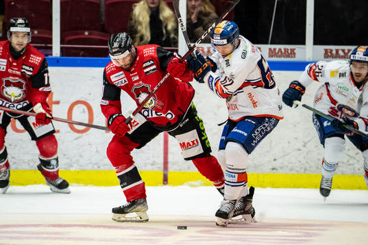 Malmö Redhawks Markus Lauridsen och Växjös Manuel Ågren