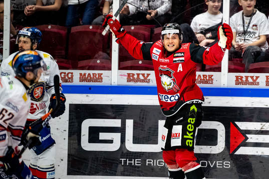 Malmö Redhawks Christoffer Forsberg jublar