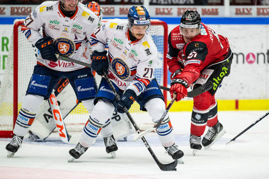 Växjös Brian Cooper och Malmö Redhawks Emil Sylvegård