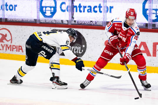 HV71s Eric Martinsson och Timrås Robin Alvarez