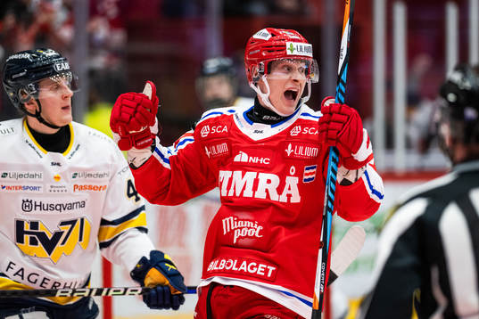 Timrås Olli Palola jublar