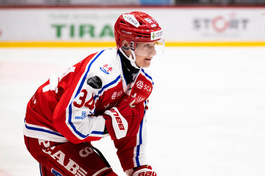 Timrås Olli Palola jublar