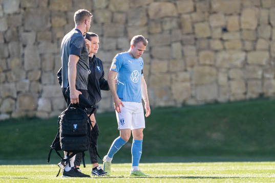 Physiotherapist Jesper Robertsson and doctor Amanda Lahti