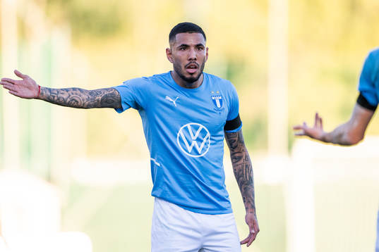 Sergio Pena of Malmö FF reacts