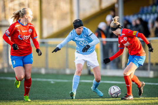 Helsingborgs Johanna Andersson  och Emma Sternberg mot