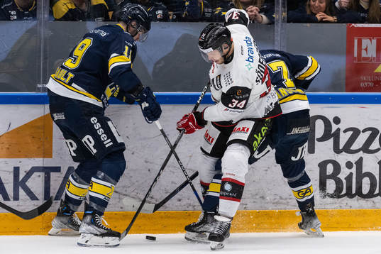 HV71s Sam Vigneault och Malmö Redhawks Carl Söderberg