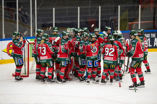 Frölundas spelare jublar