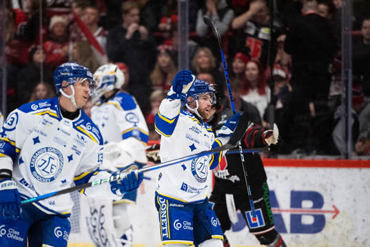 Leksands Oskar Lang jublar