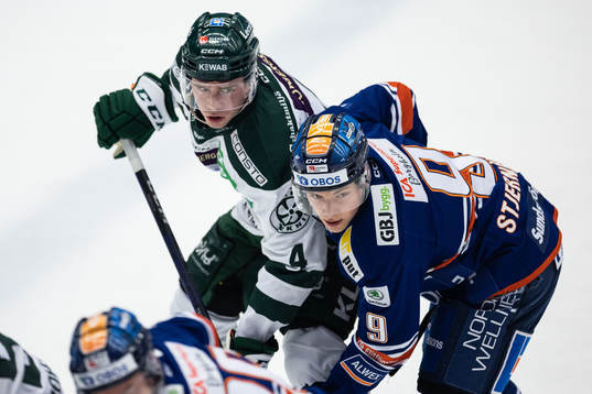 Färjestads Oscar Lawner och Växjös Victor Stjernborg