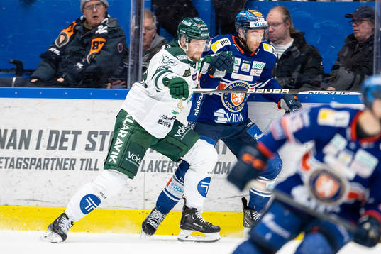 Färjestads Jasse Ikonen och Växjös Dan Sexton