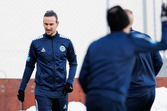 Utsiktens Edin Hamidovic före träningsmatchen i fotboll
