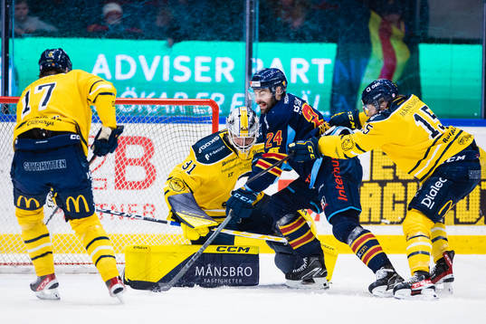 Södertäljes målvakt Nikita Tolopilo, Johan Ivarsson och