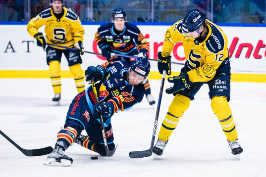 Djurgårdens Daniel Glad och Södertäljes Viktor Liljegren