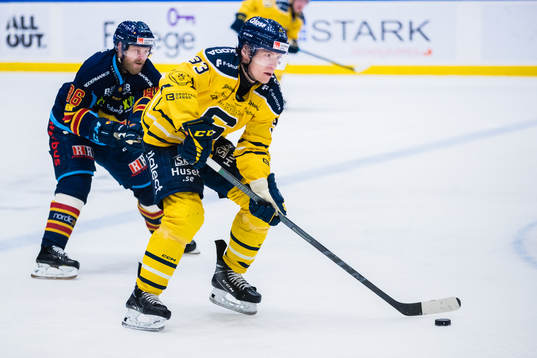 Djurgårdens Linus Klasen och Södertäljes Filiph Engsund