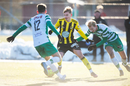 IFK Hässleholms Amir Ramanovski  i träningsmatchen mellan