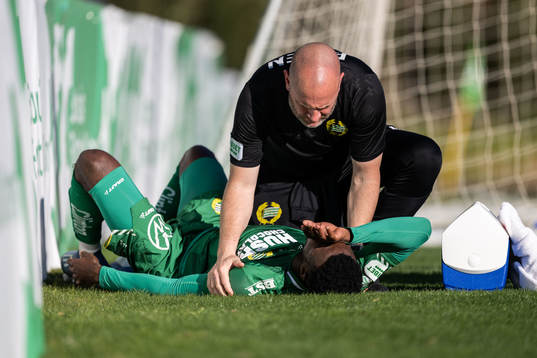 Shaquille Pinas of Hammarby in pain