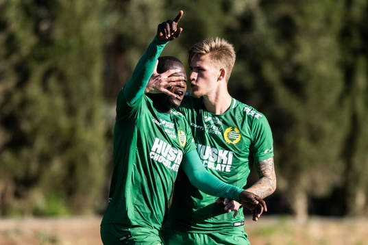 Saidou Alioum of Hammarby celebrates with Fredrik Hammar