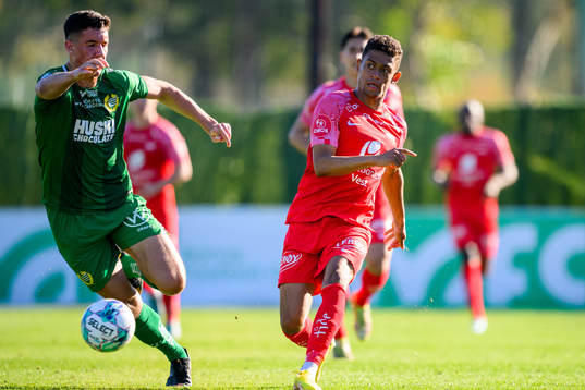 Noah John of Hammarby and Japhet Sery Larsen of Brann
