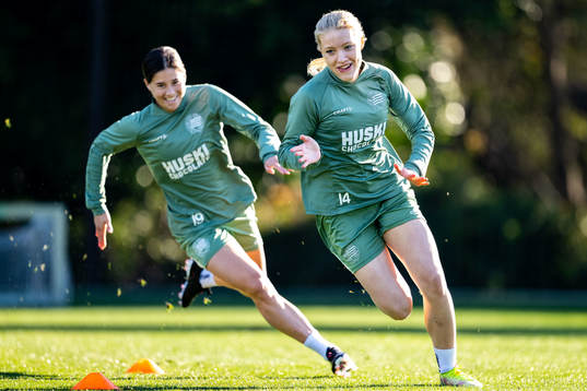 Kyra Cooney-Cross och Smilla Holmberg
