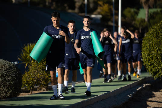 IFK Göteborgs Hussein Carneil och Filip Ambroz  på väg