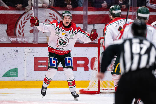 Frölundas Liam Nilsson Dower jublar