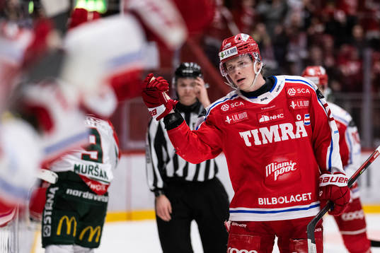 Timrås Erik Walli Walterholm jublar