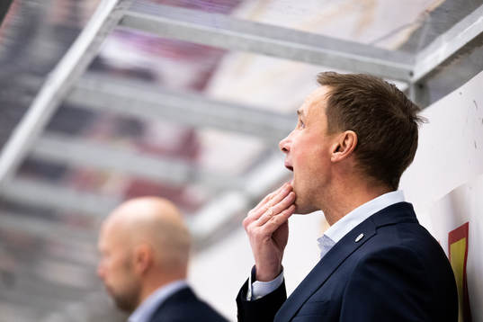 Frölundas tränare Roger Rönnberg deppar