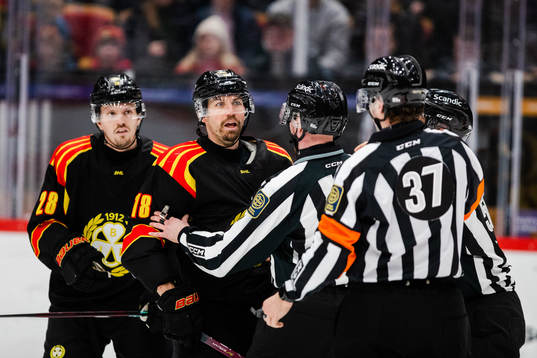 Brynäs Anton Rödin reagerar