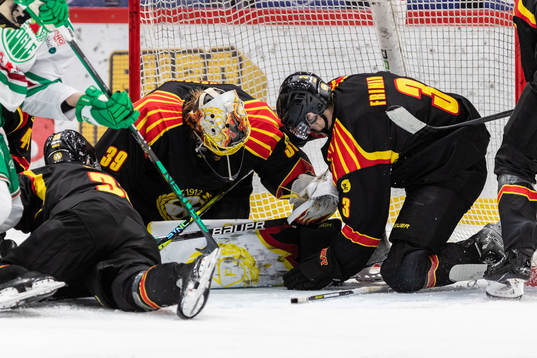 Brynäs målvakt Anders Lindbäck och Niklas Friman