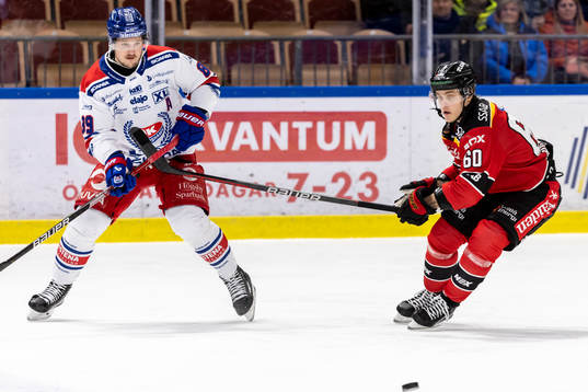 Oskarshamns Patrik Karlkvist och Luleås Julius Honka