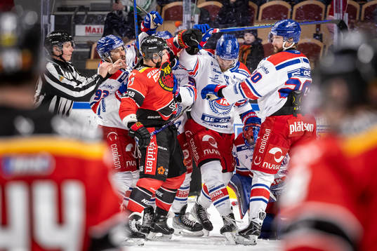 Oskarshamns Jiri Smejkal och Luleås Leo Komarov
