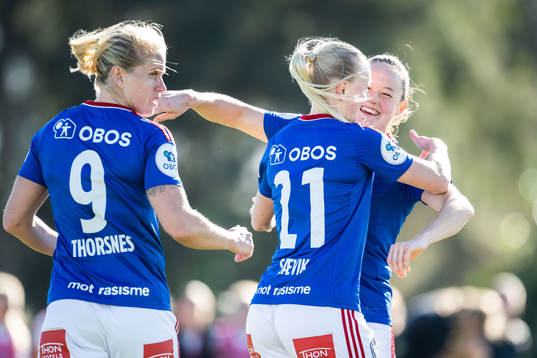 Karina Saevik of Vålerenga celebrates with Stine