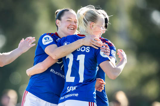 Karina Saevik of Vålerenga celebrates with Stine