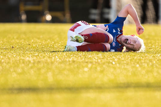 Thea Bjelde of Vålerenga in pain