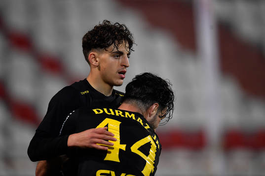 Taha Ayari celebrates