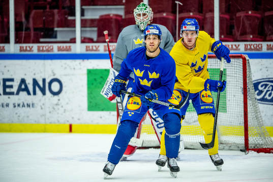 Oscar Lindberg, Joel Persson and goalkeeper Lars Johansson