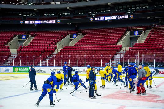 The players of Sweden at a practice session