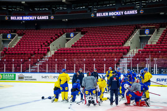 The players of Sweden at a practice session