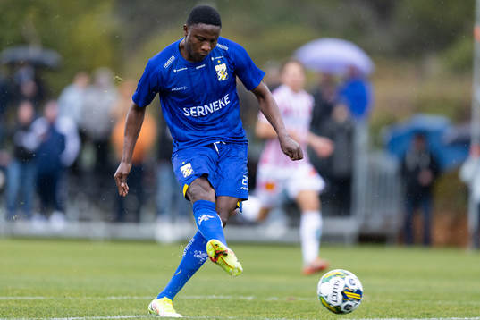 IFK Göteborgs Suleiman Abdullahi skjuter 2-0