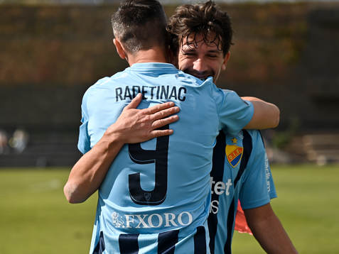 Djurgårdens Haris Radetinac och Gustav Wikheim jublar