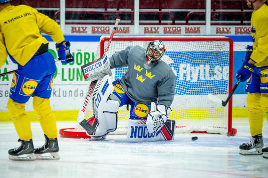 Goalkeeper Jhonas Enroth of Sweden at a practice session