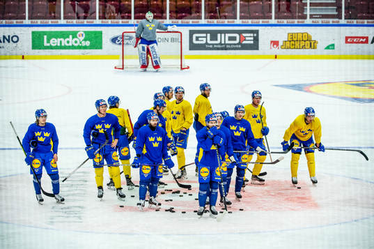 The players of Sweden at a practice session