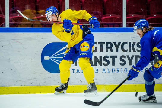 Carl Klingberg of Sweden at a practice session